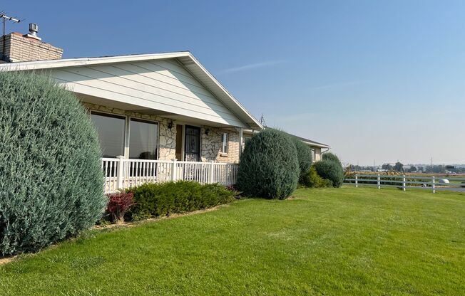 Beautiful 3 bed 2.5 bath home with over 2,000 sqft. just outside of Rexburg