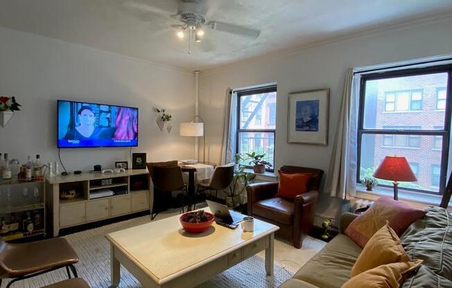240 E 24 ST