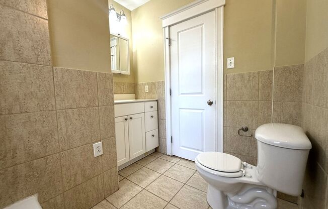 1 bed, 1 bath, 635 sqft, $1,360, Unit Apt C-14