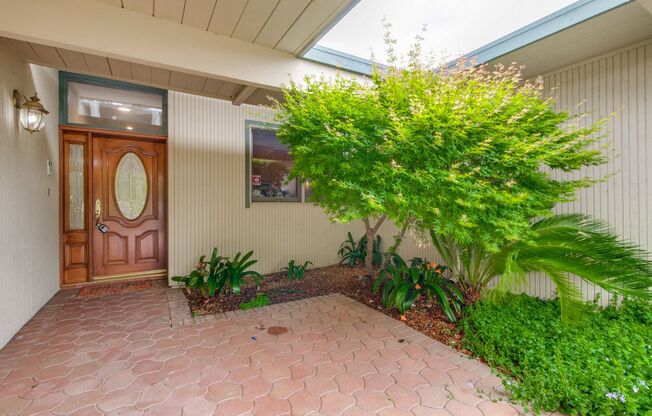 Spacious Palo Alto Home with 3 Bedrooms, 3 Bathrooms, and a Pool!
