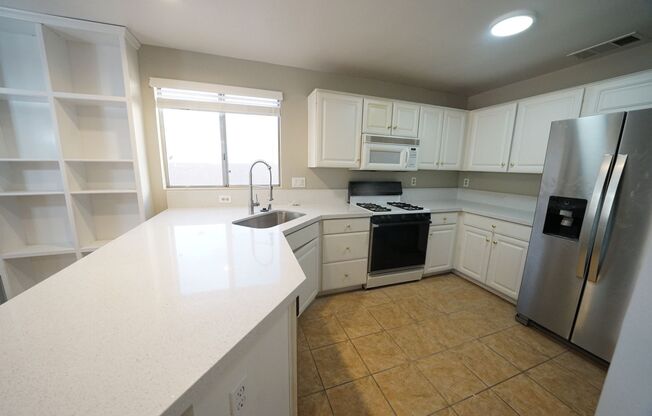 3 beds, 2.5 baths, $2,195, Unit Parcel #:  138-21-714-006