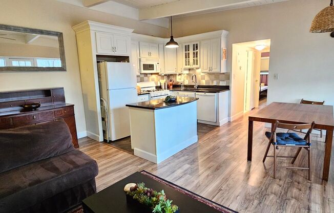 Relaxing FULLY-FURNISHED 2 Bed 1 Bath Condo With Balcony In Beautiful Heritage Woods