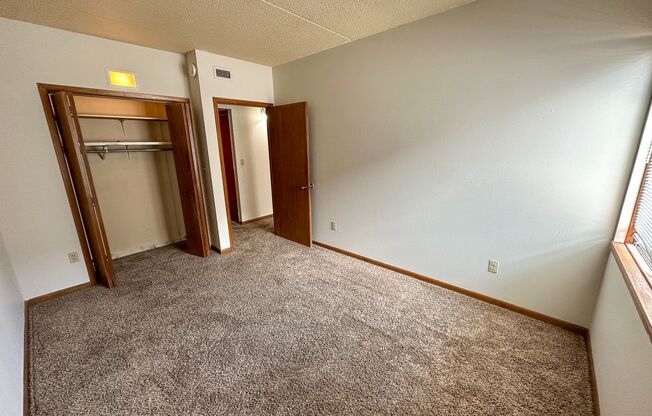 2 beds, 1 bath, $950