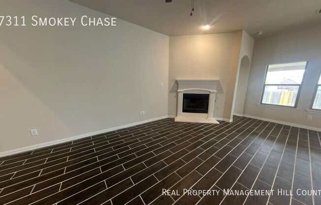 27311 SMOKEY CHASE