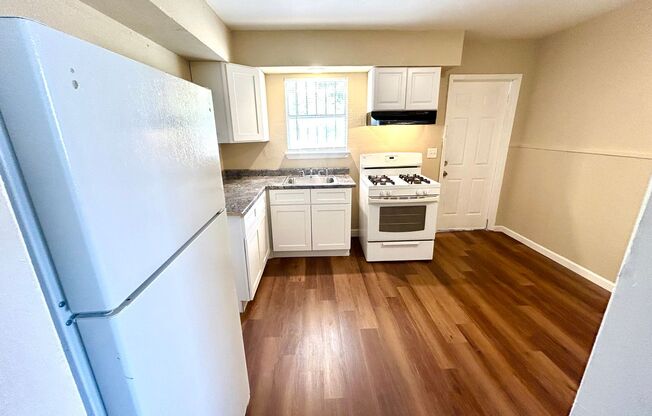 2 beds, 1 bath, $1,075