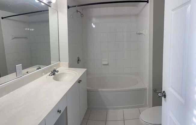 2 beds, 2 baths, 1,204 sqft, $2,049, Unit 10162-C2 - Bostonian