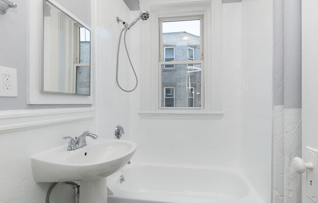 1 bed, 1 bath, 366 sqft, $2,250, Unit 33.