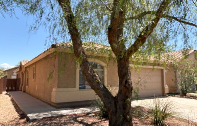4 bedroom two bath close to Cienega High School Vail Schools