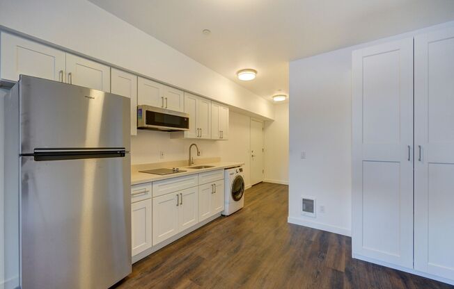 Modern Wallingford Studios with Parking, Transit Access & Pet-Friendly Living