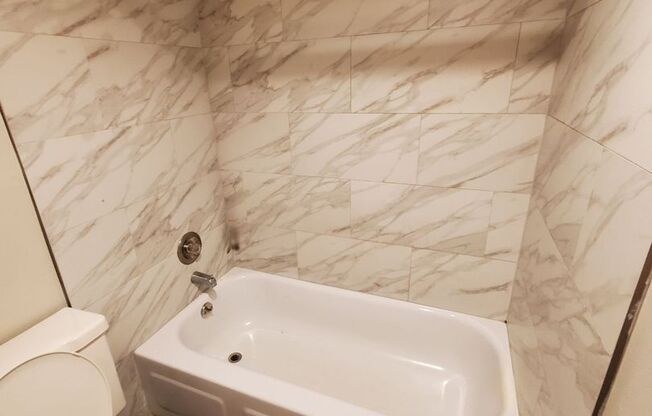 1305 - 1345 W Locust St. / 2866-2868 N 14th St. (50 Unit)