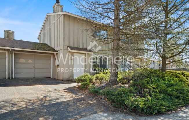 2702 E 31st