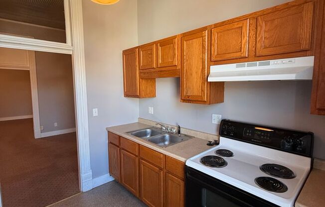 1 bed, 1 bath, $625, Unit 504 Nichols Street