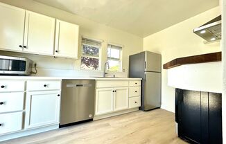 1 bed, 1 bath, $2,495, Unit 1186.5 Olive Street