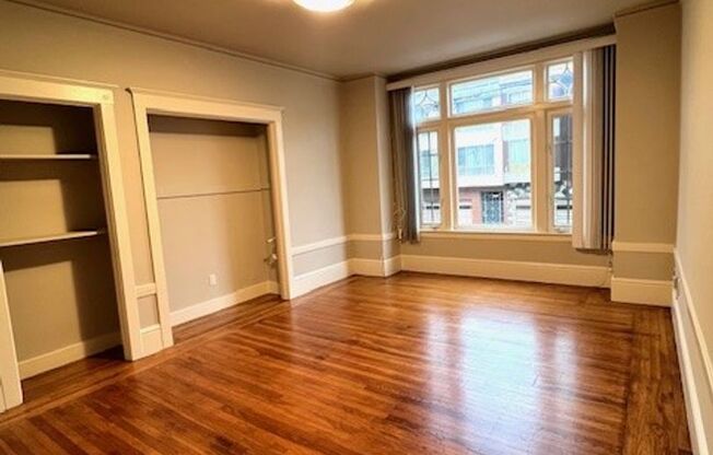 2 beds, 1 bath, $2,950, Unit 01