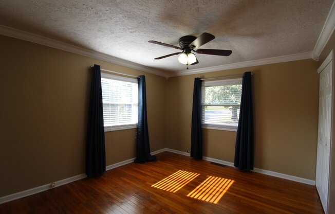 3 beds, 1 bath, $1,900