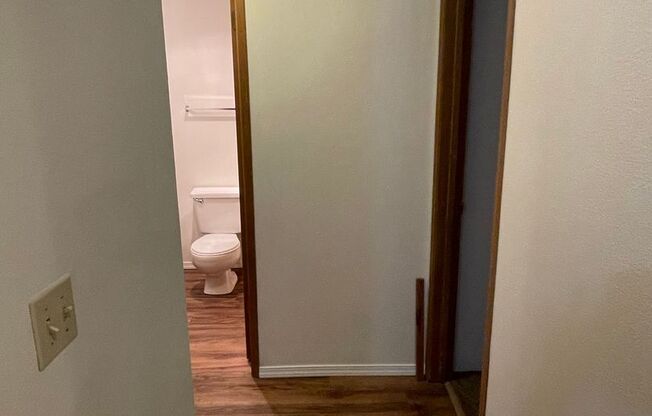 2 beds, 1.5 baths, 900 sqft, $1,600, Unit C105