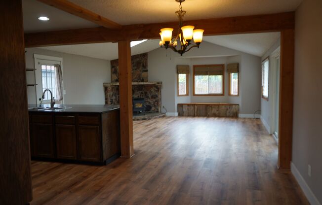 Beautifully Remodeled Ranch Style Home for Lease - 5809 NE 91st Ave
