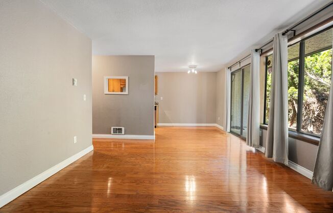 Totem Lake Condo For Rent!