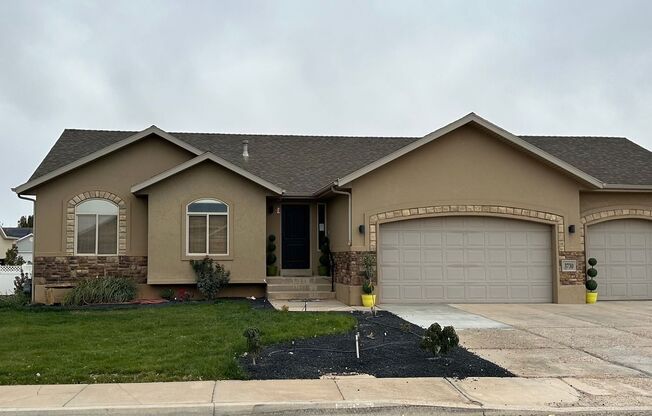 Charming Spacious Cedar City Home