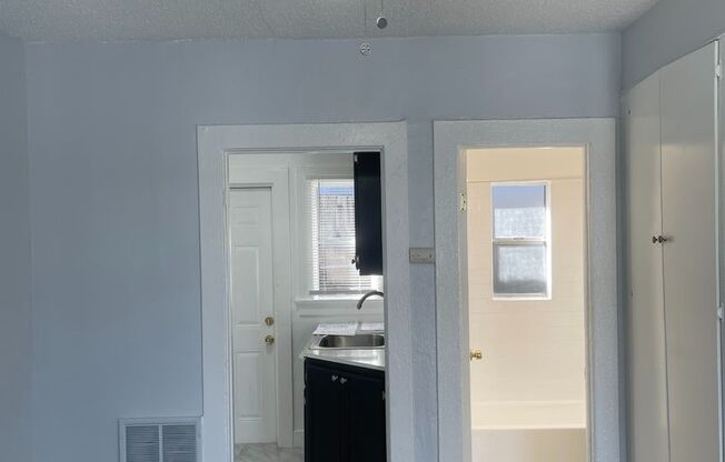1420-24 E 75TH LLC
