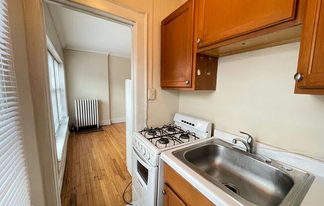 Studio, 1 bath, $825, Unit 304
