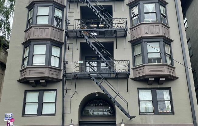 Studios in the heart of Nob Hill
