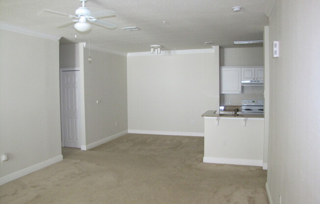 Gorgeous 3/2 Condo with 1 Car Garage in Exclusive Southern Pines Community!  Amenities Galore, Great Location!!