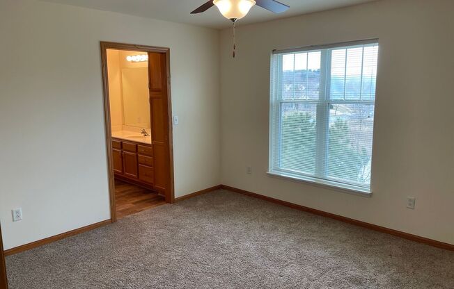 2 beds, 2 baths, 1,223 sqft, $1,730, Unit 931-301