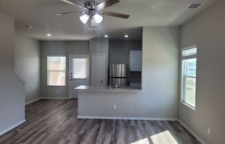 3 beds, 2.5 baths, $1,350, Unit 271 Damon Divide