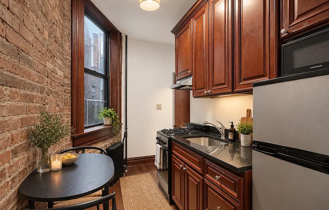 336 E 5 ST