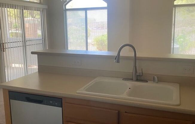 2 beds, 2 baths, $1,795, Unit UNIT 3813