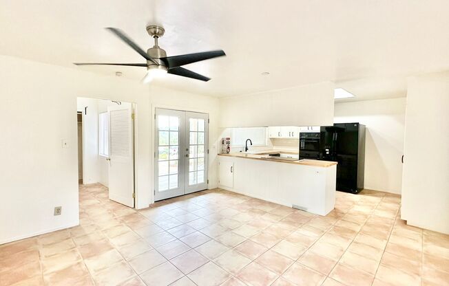Lovely & Freshly Updated, Remodeled, Painted, Guest Home Unit on Gated and Private Country Property!