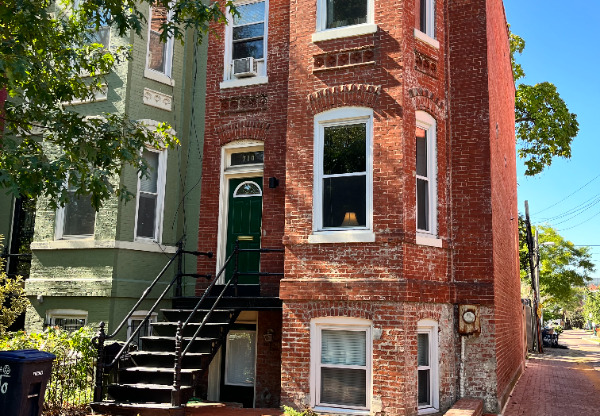 710 7th St NE