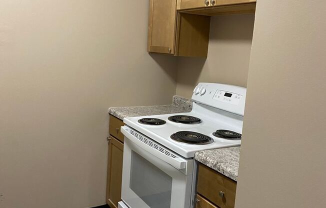 1 bed, 1 bath, 673 sqft, $989, Unit 12732S