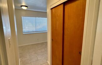 1 bed, 1 bath, 700 sqft, $1,495