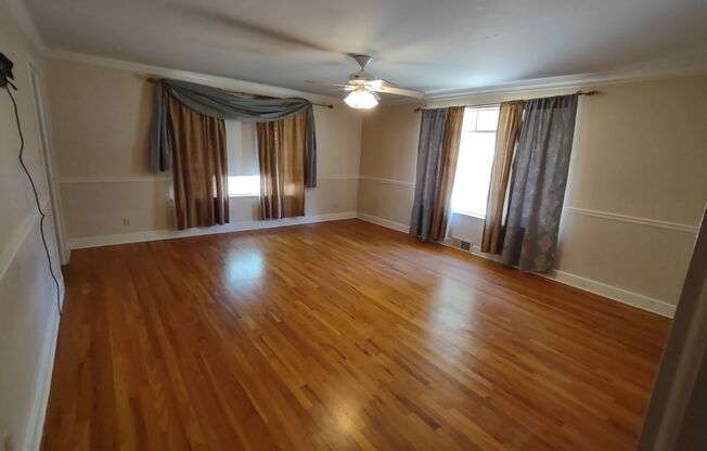 3 beds, 2 baths, $2,300