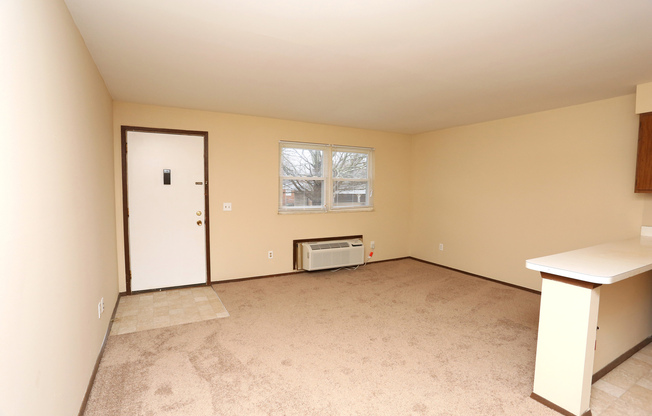 1 bed, 1 bath, 550 sqft, $610, Unit 1022