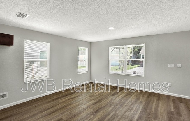 627 BLODGETTS LN