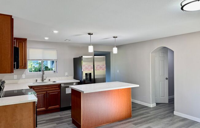 Beautifully Remodeled 4-Bedroom Home with Spacious Backyard in Mountlake Terrace