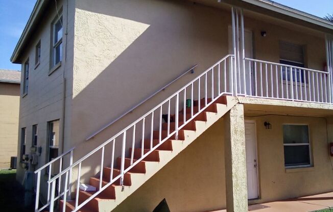 Beautiiful Palm Gardens 2 bedroom, 1 bath Condo in St Cloud