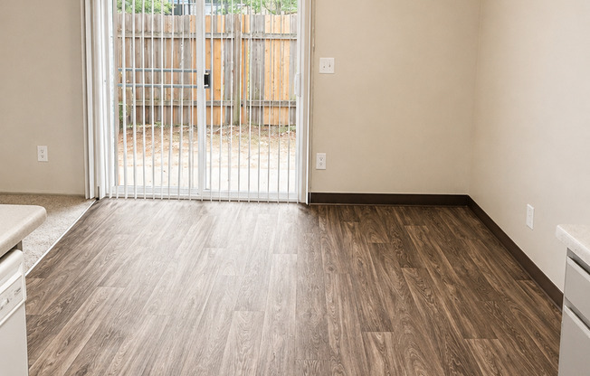 2 beds, 2 baths, 1,070 sqft, $1,695, Unit 14-102