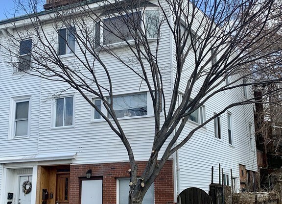 142 MARGINAL ST