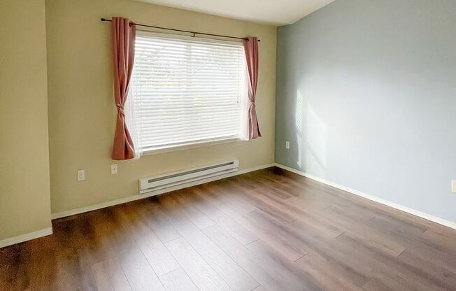 3 beds, 2 baths, $2,800, Unit Unit 320