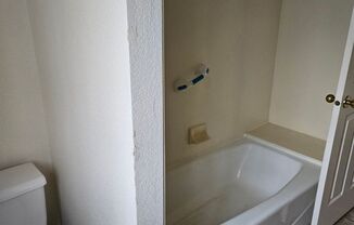 North Orem 2 bedroom/1 bath apartment