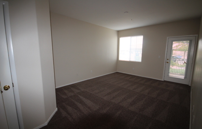 3 beds, 2 baths, $1,695, Unit # 1008