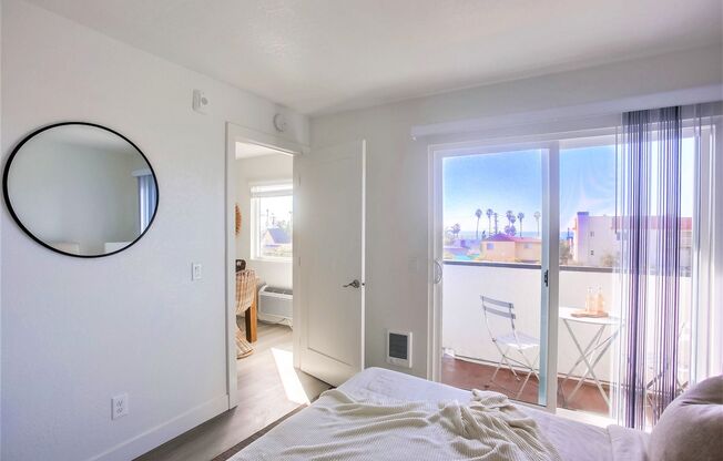 Ocean Breeze | Renovated 1, 2 & 3 Bedroom Apartments & Townhomes Near the Beach