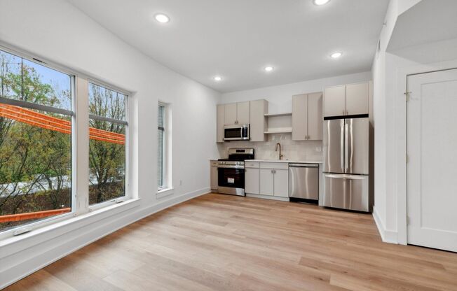 367 W Hortter St