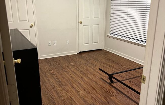 1 bed, 1 bath, $750, Unit # 511