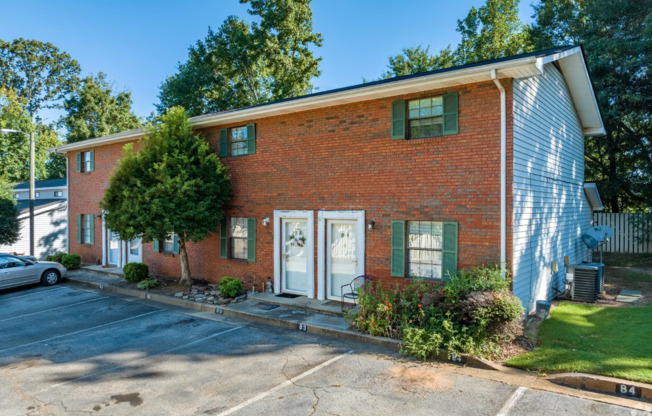 2 beds, 1.5 baths, 950 sqft, $1,450, Unit B1