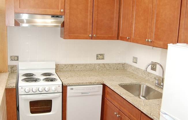Studio, 1 bath, 300 sqft, $1,595, Unit 620-206